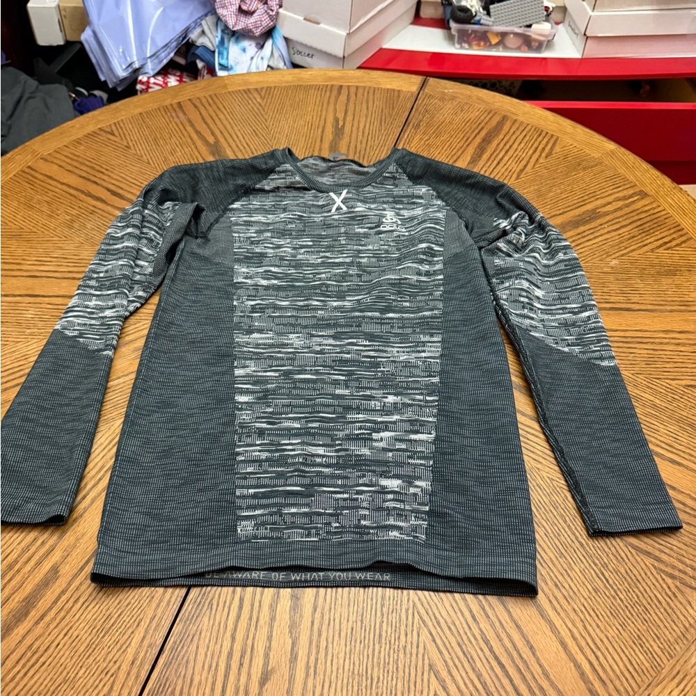 ODlO Base Layer Men's Long-Sleeve Performance Shirt - Charcoal/Gray